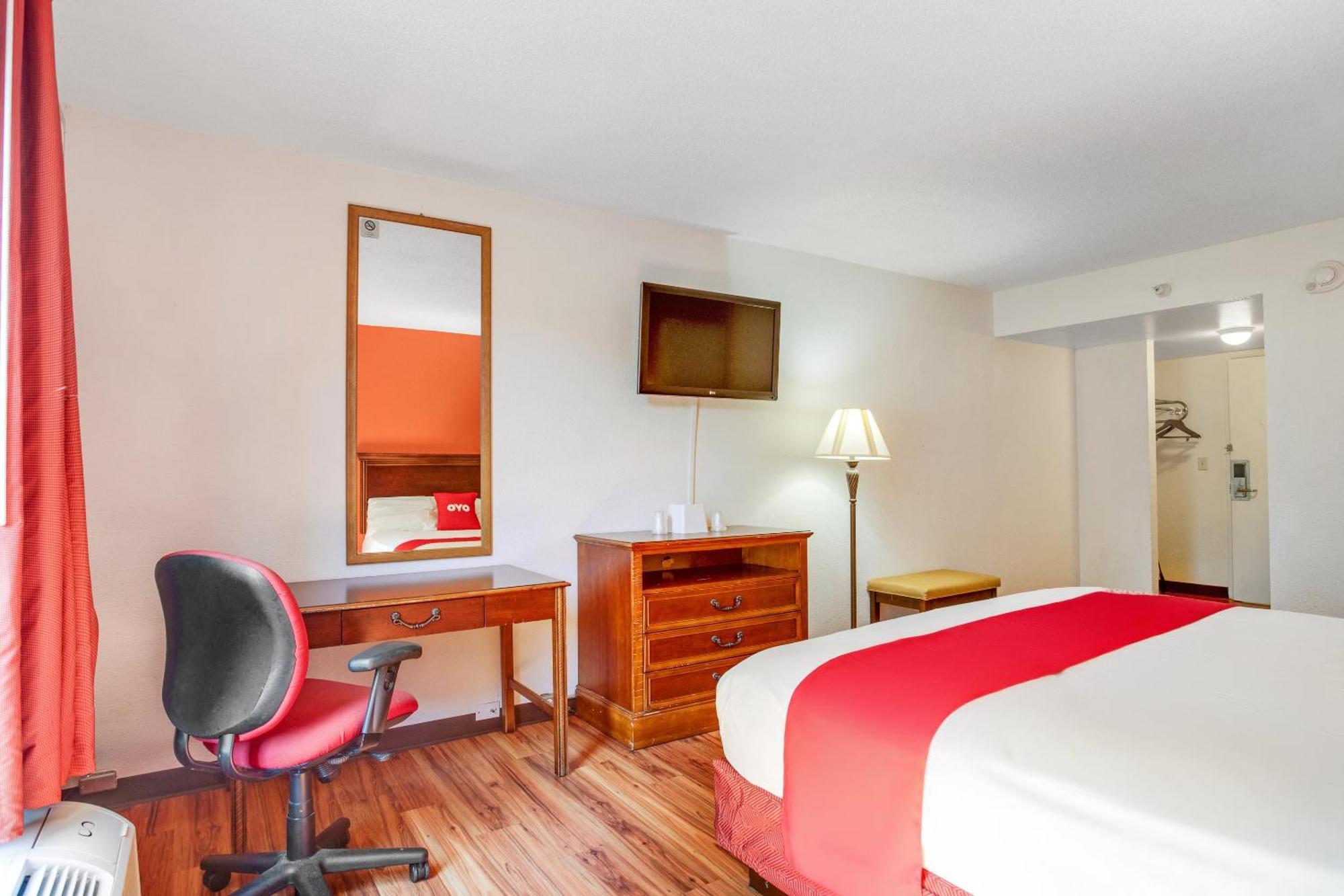 Oyo Hotel Mona Lake Muskegon Eksteriør billede