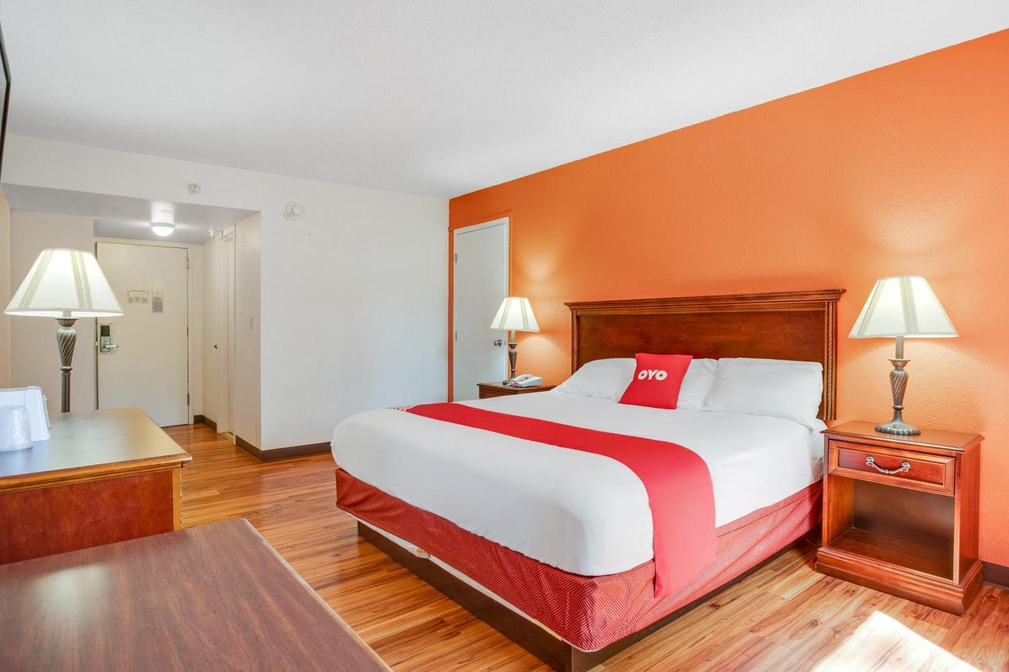 Oyo Hotel Mona Lake Muskegon Eksteriør billede