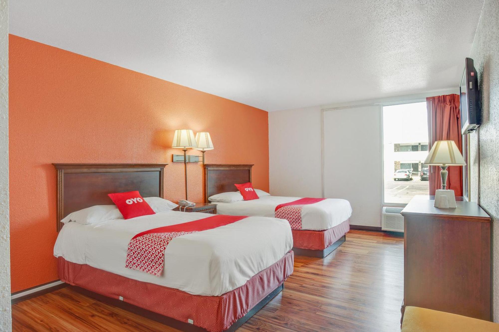 Oyo Hotel Mona Lake Muskegon Eksteriør billede